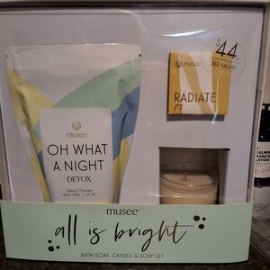 NWT MUSEE ALL IS BRIGHT BATH SOAK,CANDLE & SOAP SET